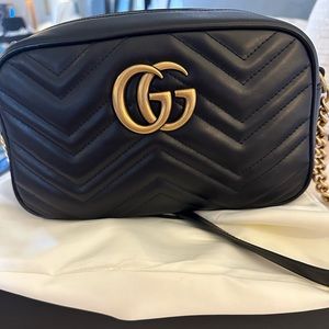Authentic Gucci Marmont (black) Style ‎447632